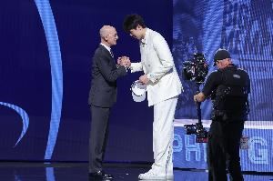 前两年完全保障！📝杨瀚森合同：2+1+1 两个1是球队选项